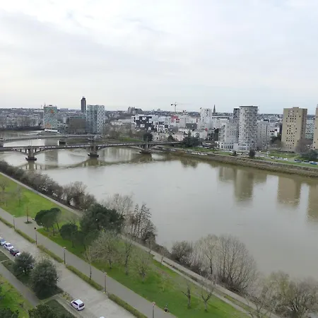 Vulcain 4, 14eme, Ile De Nantes, Vue Exceptionnelle Avec Parking Appartement *